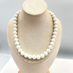 Vintage White Milk Glass Bead Necklace Choker Round Opaque 10mm Beads Gold Tone